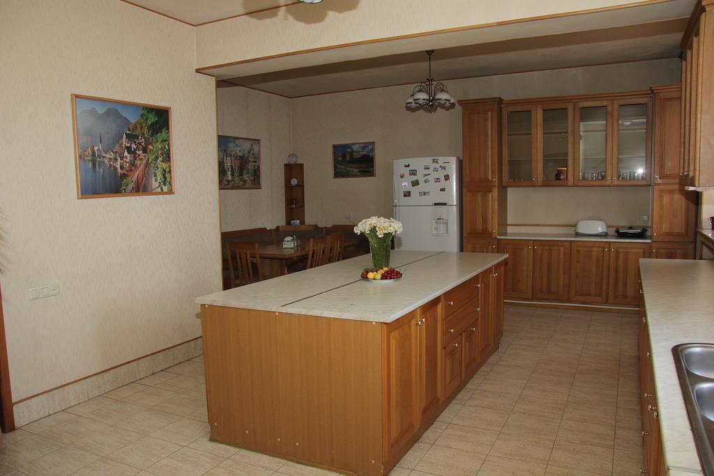 Rafael Hostel Erevan Esterno foto