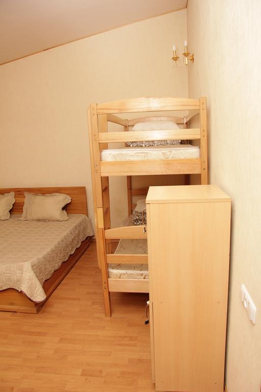 Rafael Hostel Erevan Esterno foto