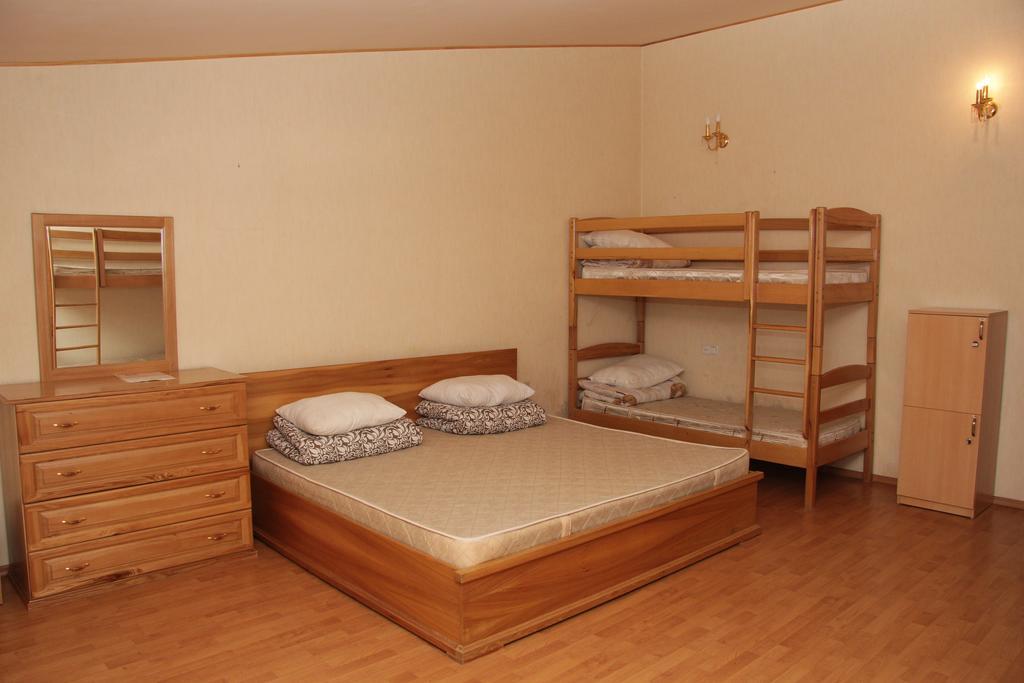 Rafael Hostel Erevan Esterno foto