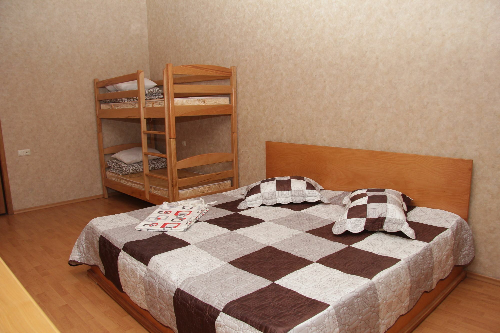 Rafael Hostel Erevan Esterno foto